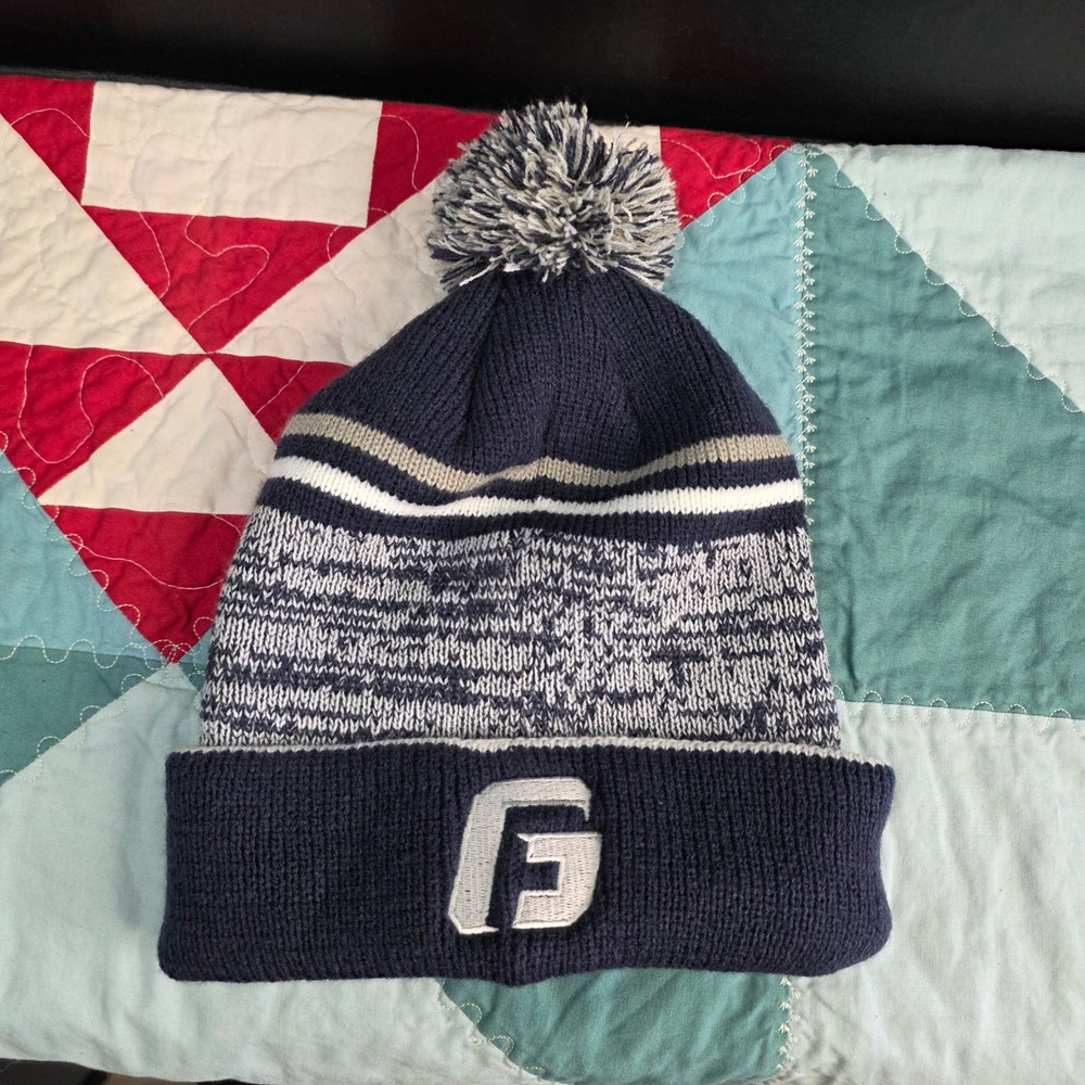 Nike Beanie Hat Unisex OSFM Navy Blue Striped Pom Pom G Logo